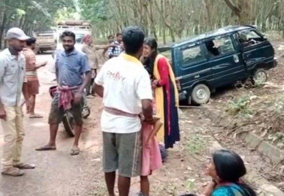 Terrible Head-on collision between Maruti and Auto at Bishramganj : 2 school students sustained critical injuries Terrible Head-on collision between Maruti and Auto at Bishramganj : 2 school students sustained critical injuries